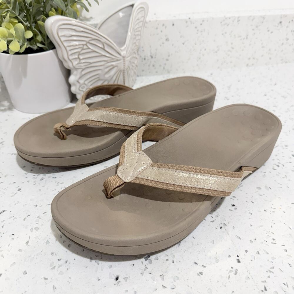 Vionic Shore Thong Sandals Natural Neutral Size 9 Comfort Walking Cushioned Arch